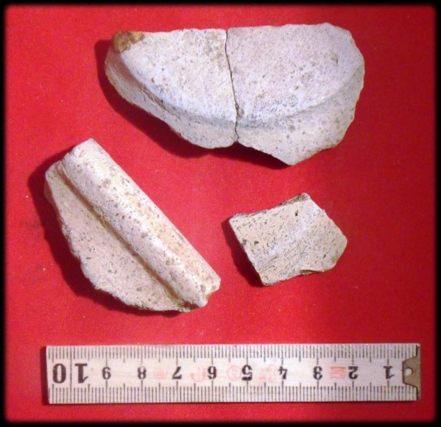 Figure 75-3. fragments de vases